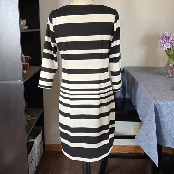 Dressbarn Women’s Size 6 Pull On 3/4 Sleeve Fitted Striped Dress - Picture 2 of 6